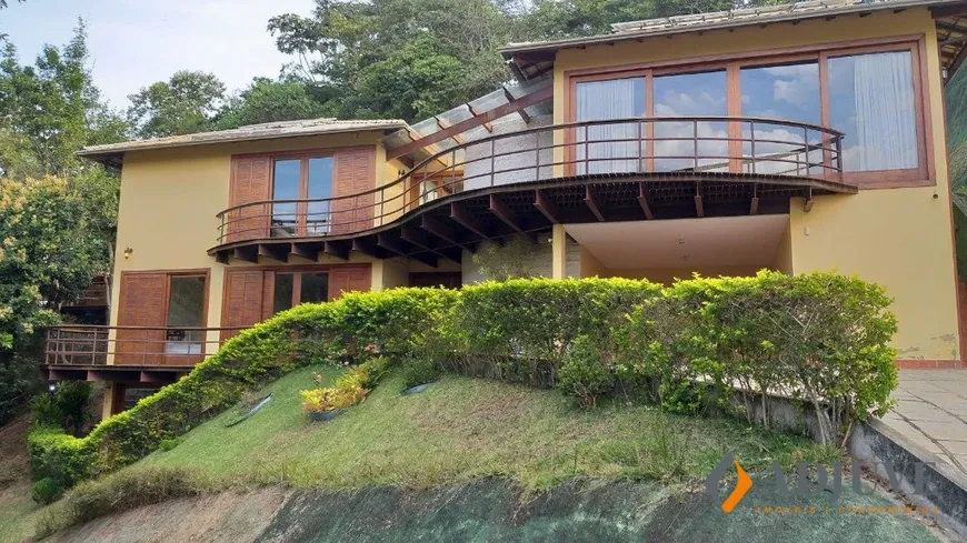 Foto 1 de Casa com 6 Quartos à venda, 17000m² em Araras, Petrópolis