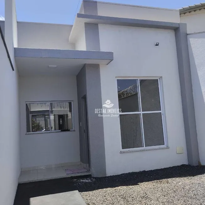 Foto 1 de Casa com 2 Quartos à venda, 70m² em Umuarama, Uberlândia