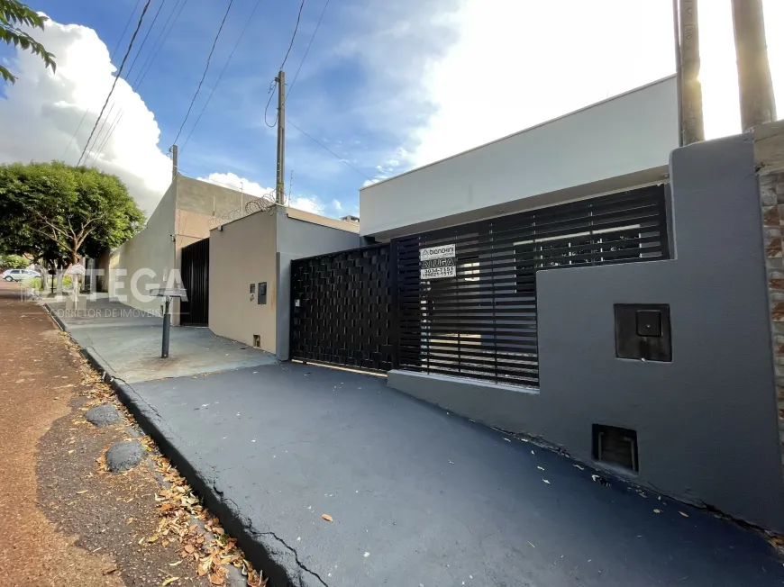 Foto 1 de Casa com 2 Quartos à venda, 67m² em Jardim São Pedro, Marialva
