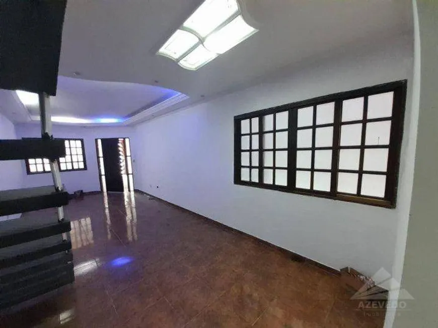 Foto 1 de Sobrado com 3 Quartos à venda, 125m² em Parque São Vicente, Mauá