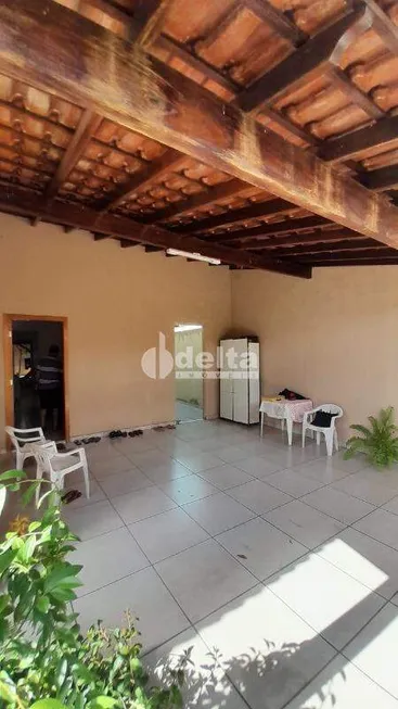 Foto 1 de Casa com 3 Quartos à venda, 240m² em Jardim das Palmeiras, Uberlândia