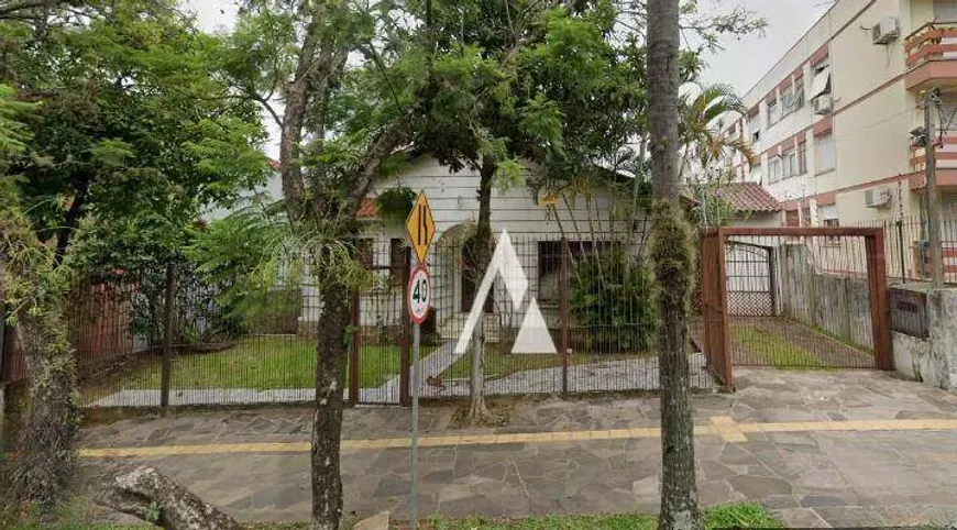 Foto 1 de Lote/Terreno à venda, 686m² em Santo Antônio, Porto Alegre