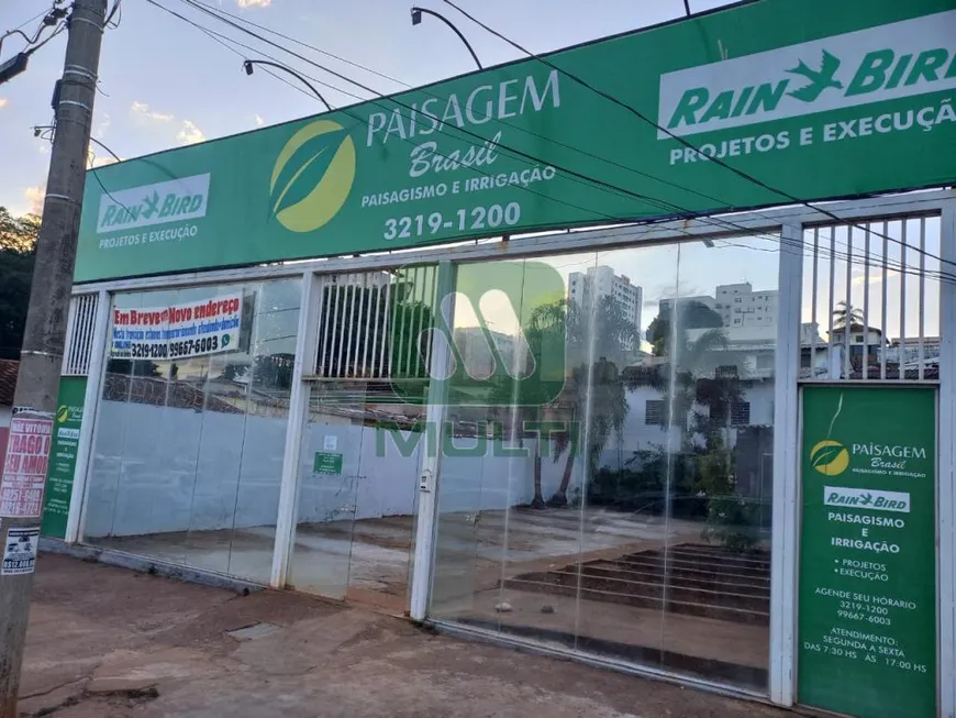 Foto 1 de Casa com 1 Quarto para alugar, 220m² em Lidice, Uberlândia