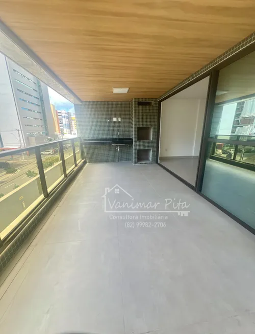 Foto 1 de Apartamento com 4 Quartos à venda, 199m² em Ponta Verde, Maceió