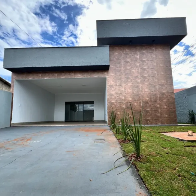 Foto 1 de Casa com 3 Quartos à venda, 180m² em Henrique Leite, Petrolina