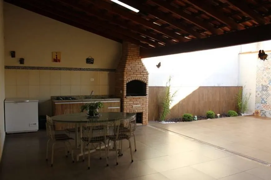 Foto 1 de Casa com 3 Quartos à venda, 160m² em Vila Monteiro, Poá