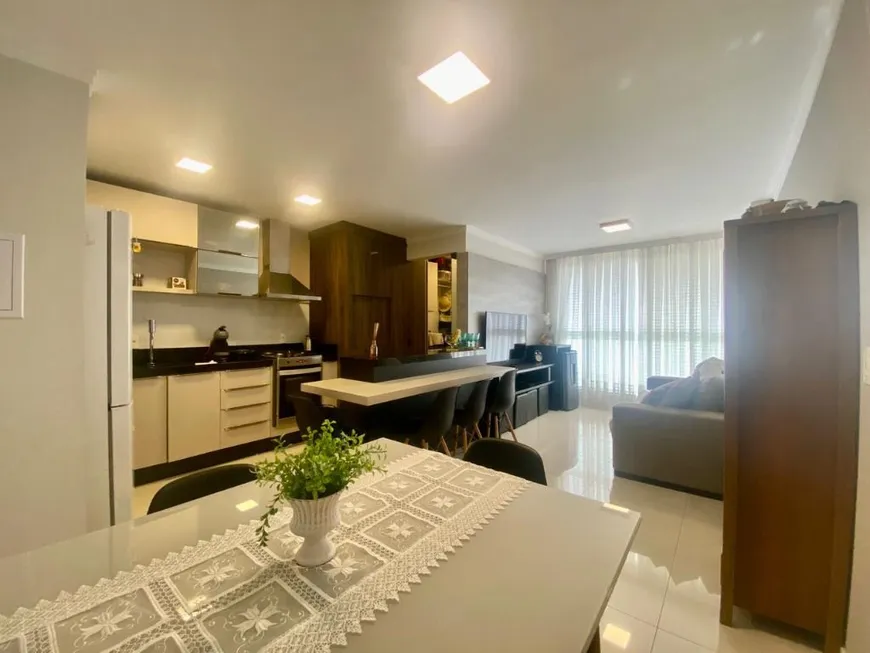 Foto 1 de Apartamento com 2 Quartos para alugar, 65m² em Nacoes, Balneário Camboriú