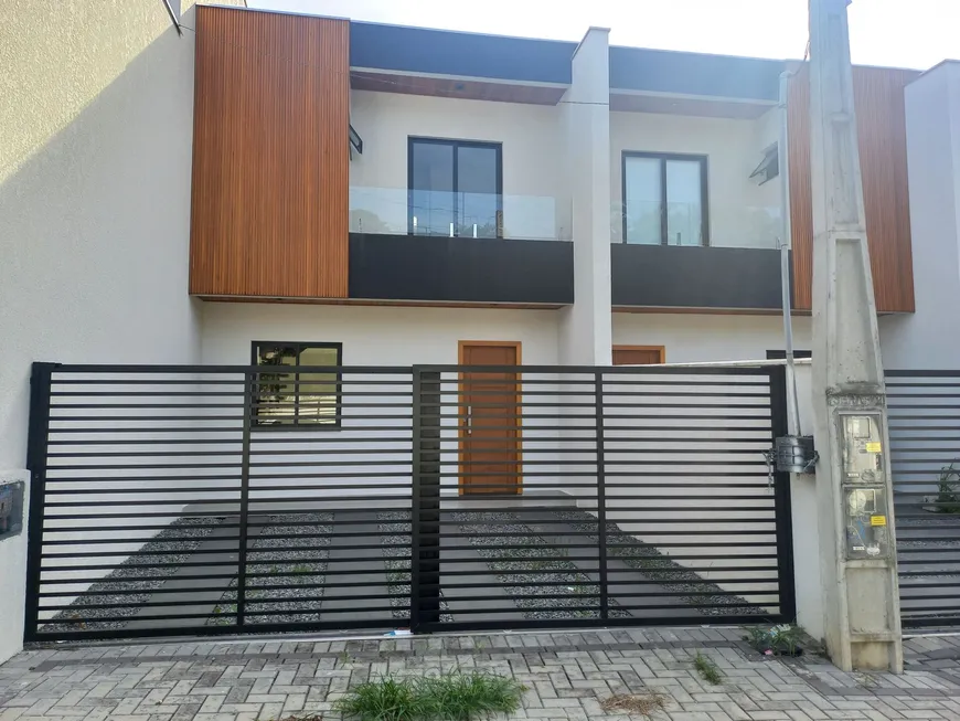 Foto 1 de Sobrado com 3 Quartos à venda, 80m² em Floresta, Joinville