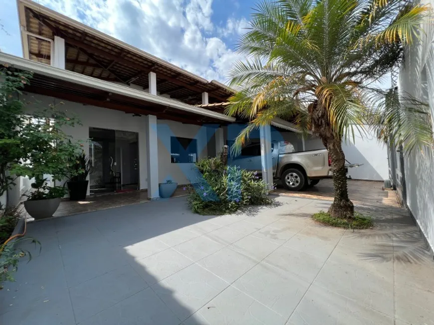 Foto 1 de Casa com 4 Quartos à venda, 204m² em Planalto, Divinópolis