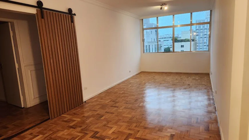 Foto 1 de Apartamento com 3 Quartos para alugar, 140m² em Cerqueira César, São Paulo