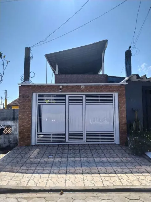 Foto 1 de Sobrado com 3 Quartos à venda, 173m² em Centro, Mongaguá