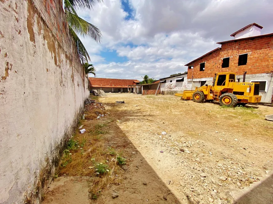 Foto 1 de Ponto Comercial para alugar, 810m² em Dias Macedo, Fortaleza