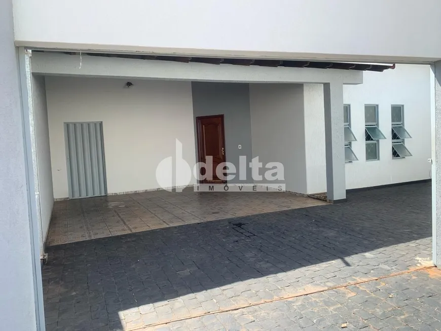 Foto 1 de Casa com 3 Quartos à venda, 180m² em Jardim Patrícia, Uberlândia