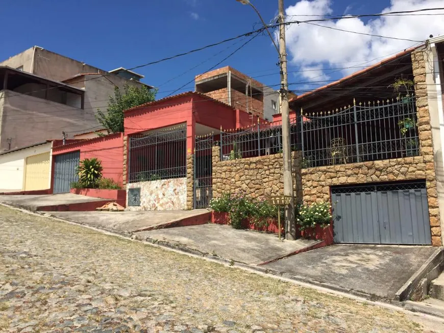 Foto 1 de Casa com 4 Quartos à venda, 540m² em Justinópolis, Ribeirão das Neves