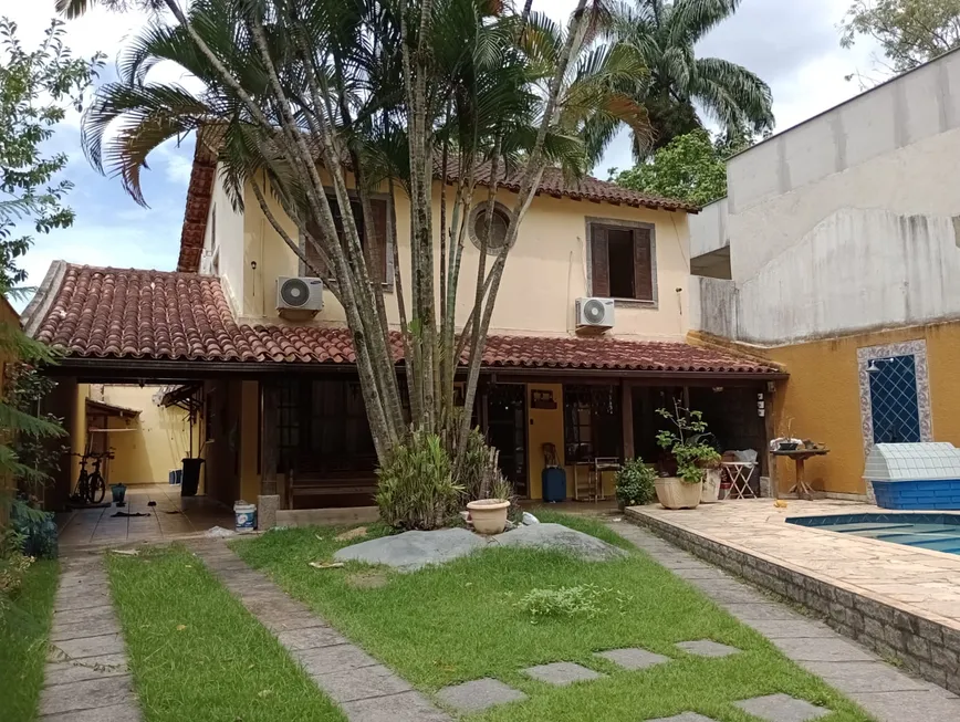 Foto 1 de Casa de Condomínio com 4 Quartos à venda, 370m² em Freguesia- Jacarepaguá, Rio de Janeiro