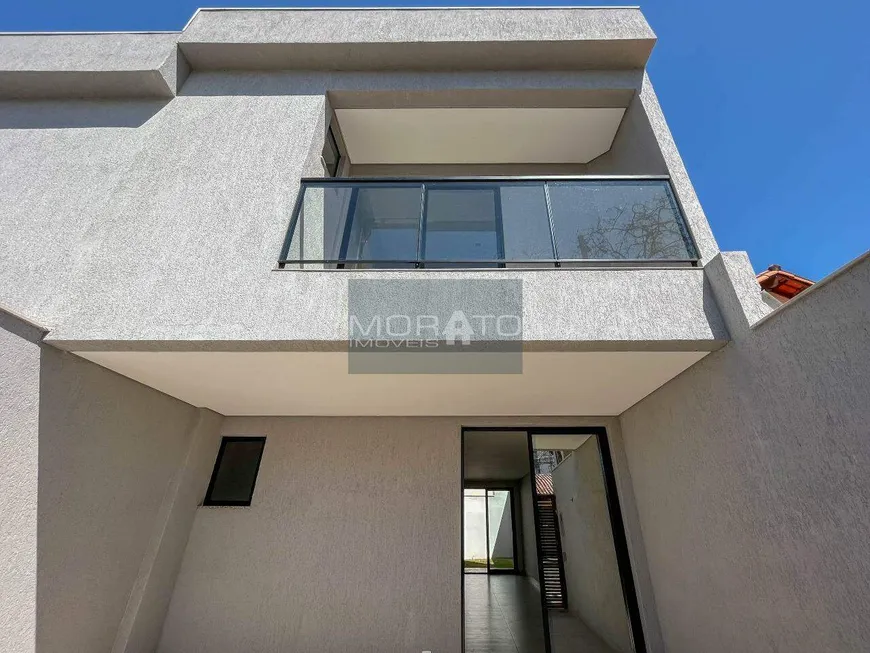 Foto 1 de Casa com 3 Quartos à venda, 146m² em Planalto, Belo Horizonte