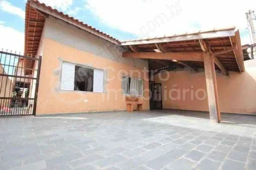 Foto 1 de Casa com 2 Quartos à venda, 229m² em Centro, Peruíbe