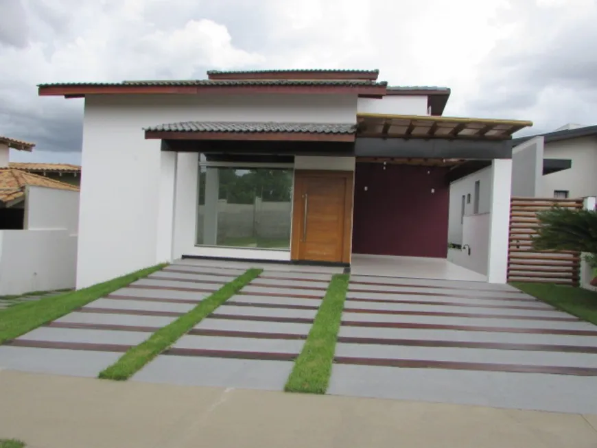 Foto 1 de Casa com 5 Quartos para venda ou aluguel, 348m² em Condomínio Belvedere, Cuiabá