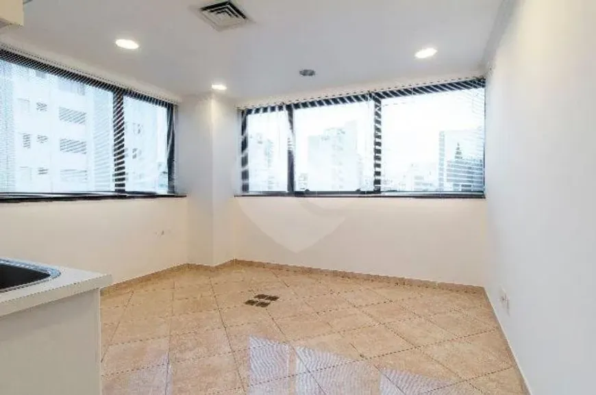 Foto 1 de Sala Comercial para alugar, 20m² em Moema, São Paulo