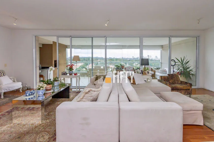 Foto 1 de Apartamento com 3 Quartos à venda, 180m² em Campo Belo, São Paulo