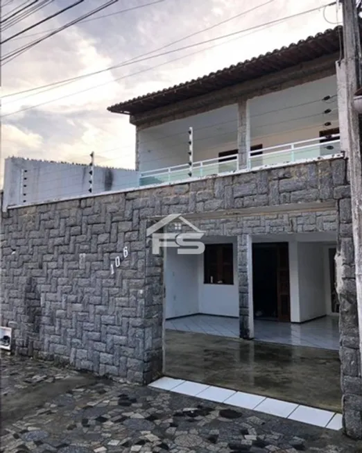 Foto 1 de Casa com 3 Quartos à venda, 246m² em Jardim das Oliveiras, Fortaleza