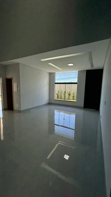 Foto 1 de Casa com 3 Quartos à venda, 211m² em Residencial Canada, Goiânia