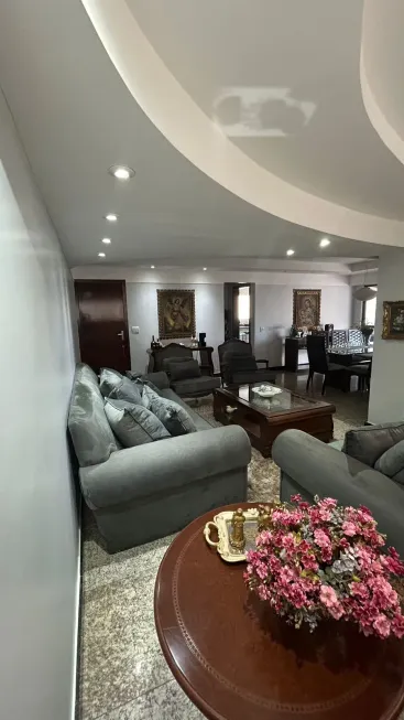 Foto 1 de Apartamento com 3 Quartos à venda, 260m² em Setor Bueno, Goiânia