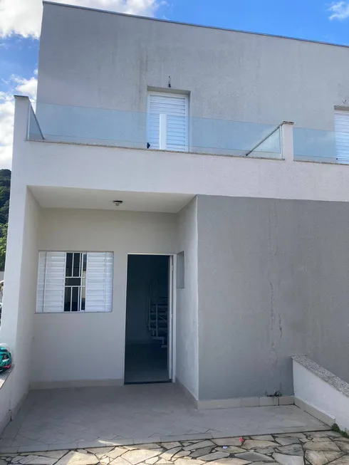 Foto 1 de Sobrado com 2 Quartos para alugar, 90m² em Sumaré, Caraguatatuba