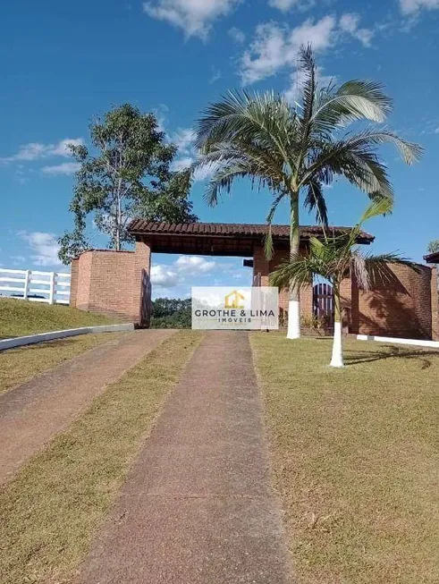 Foto 1 de Fazenda/Sítio com 3 Quartos à venda, 370m² em Zona Rural, Guaratinguetá