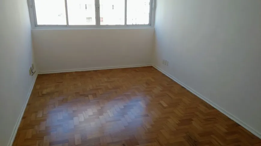 Foto 1 de Apartamento com 3 Quartos para alugar, 84m² em Aclimação, São Paulo