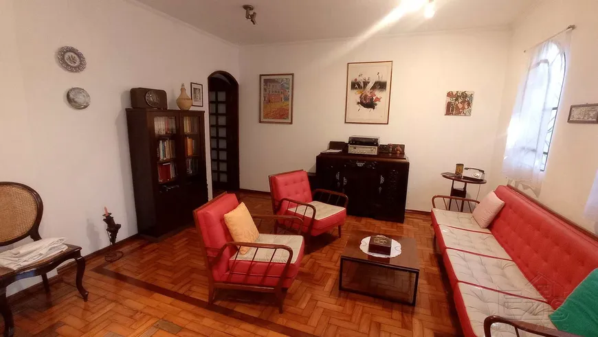 Foto 1 de Casa com 2 Quartos à venda, 140m² em Vila Monumento, São Paulo