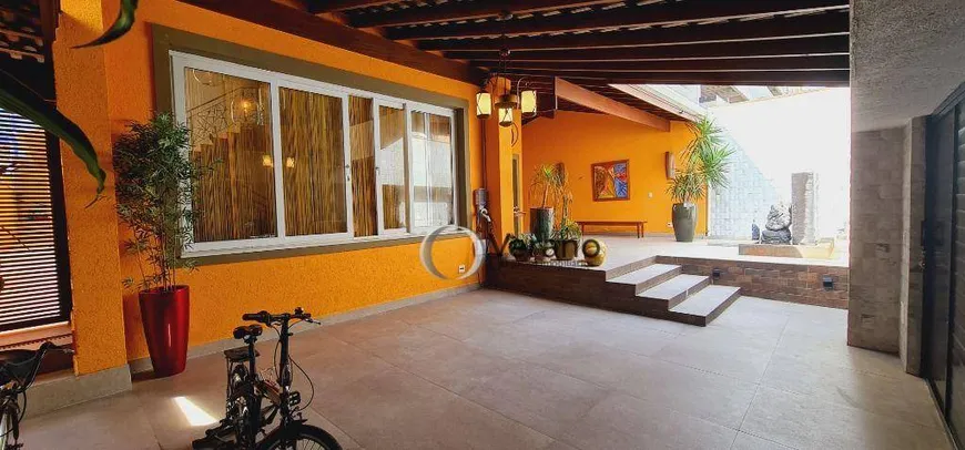 Foto 1 de Casa com 3 Quartos à venda, 334m² em Enseada, Guarujá