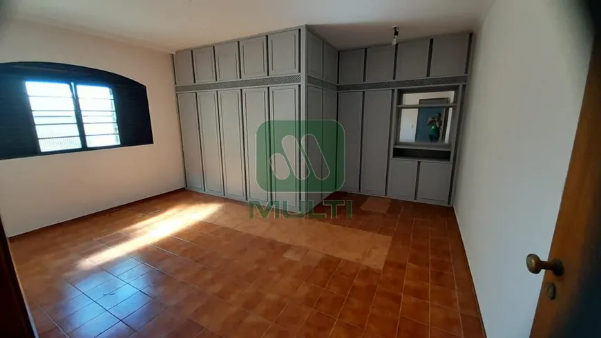 Foto 1 de Apartamento com 3 Quartos para alugar, 200m² em Martins, Uberlândia