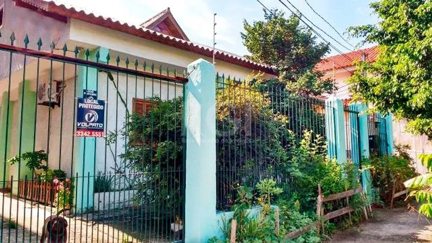 Foto 1 de Casa com 3 Quartos à venda, 67m² em Passo da Areia, Porto Alegre