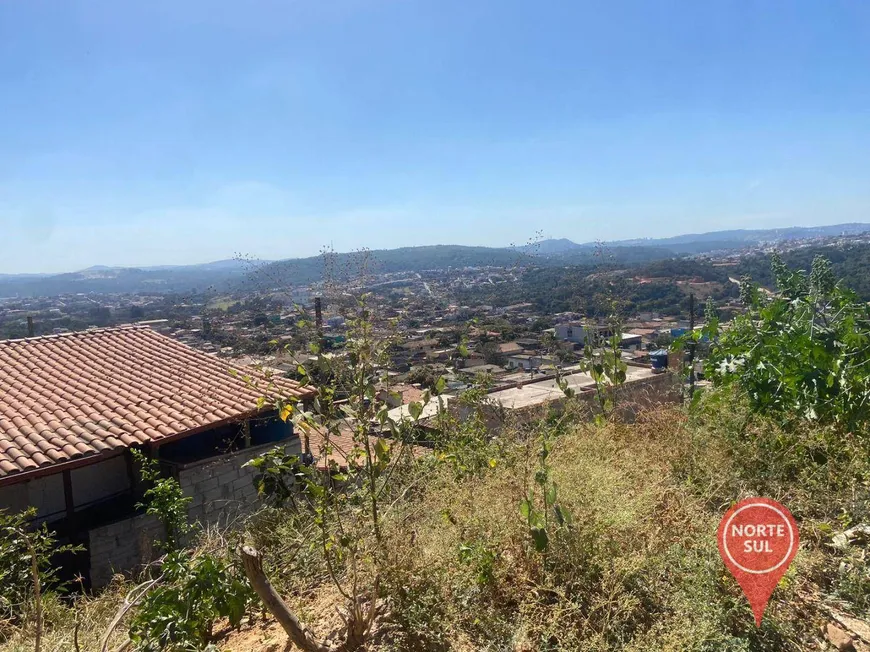 Foto 1 de Lote/Terreno à venda, 303m² em Santo Antonio, Sarzedo