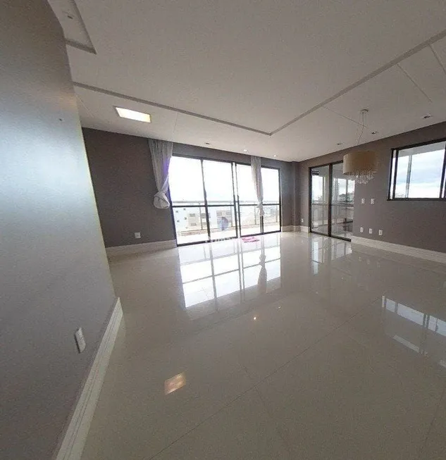 Foto 1 de Apartamento com 3 Quartos à venda, 182m² em Centro, Criciúma