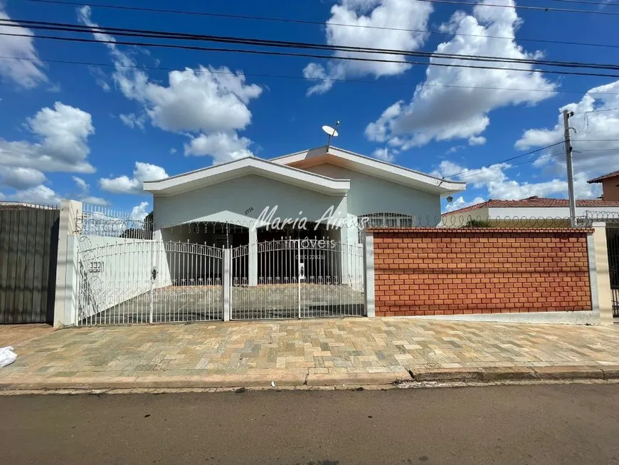 Foto 1 de Casa com 3 Quartos para venda ou aluguel, 239m² em Centro, São Carlos