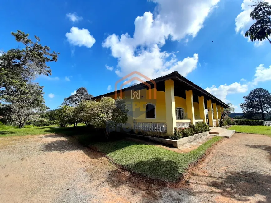 Foto 1 de Fazenda/Sítio com 3 Quartos à venda, 234m² em Maracanã, Jarinu