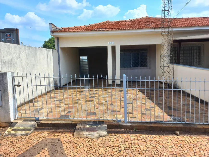 Foto 1 de Casa com 3 Quartos à venda, 101m² em Vila Cordenonsi, Americana