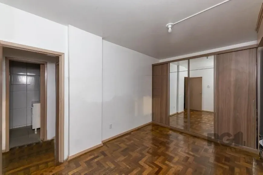 Foto 1 de Apartamento com 3 Quartos à venda, 68m² em Petrópolis, Porto Alegre