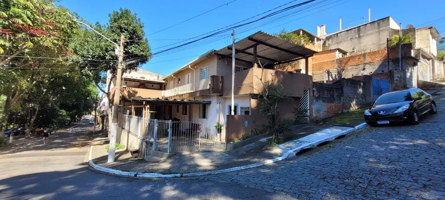 Foto 1 de Casa com 4 Quartos à venda, 240m² em Jardim Panorama Zona Leste, São Paulo