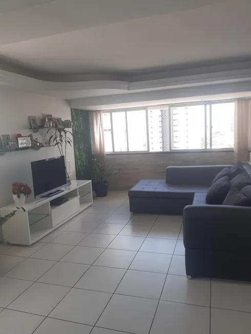 Foto 1 de Apartamento com 4 Quartos à venda, 250m² em Casa Amarela, Recife