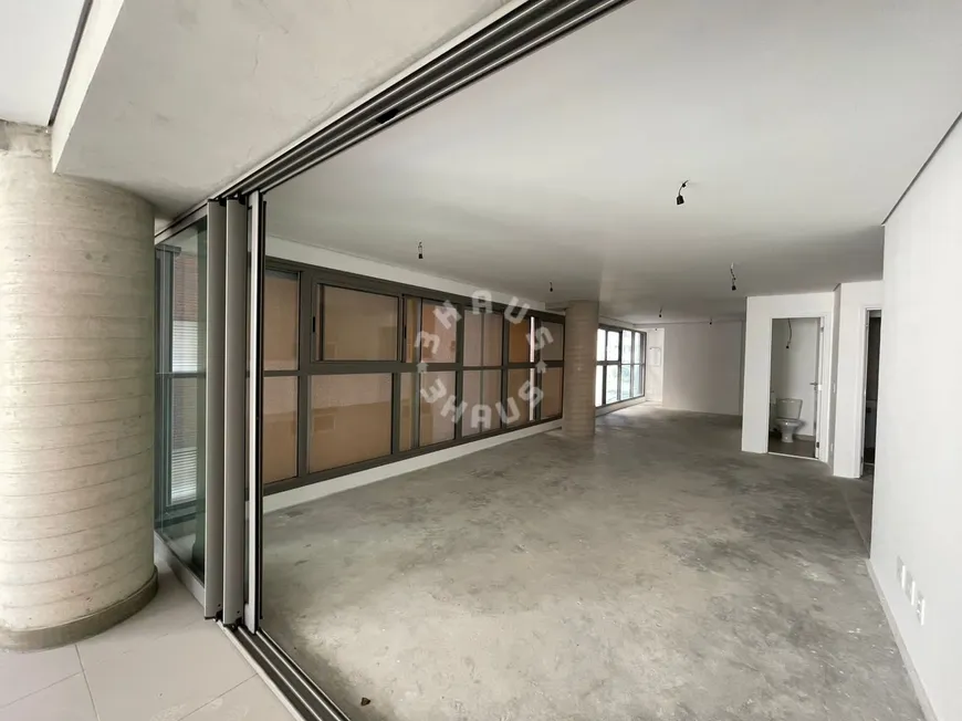Foto 1 de Apartamento com 3 Quartos à venda, 145m² em Jardins, São Paulo