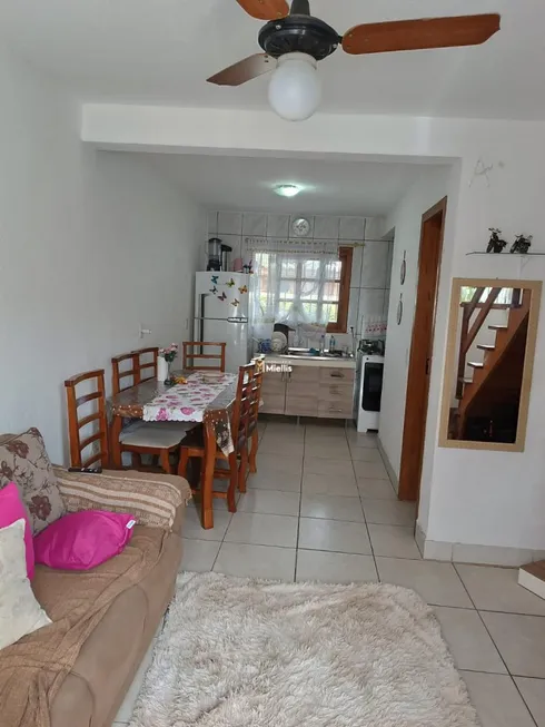 Foto 1 de Casa com 2 Quartos à venda, 56m² em Martinica, Viamão