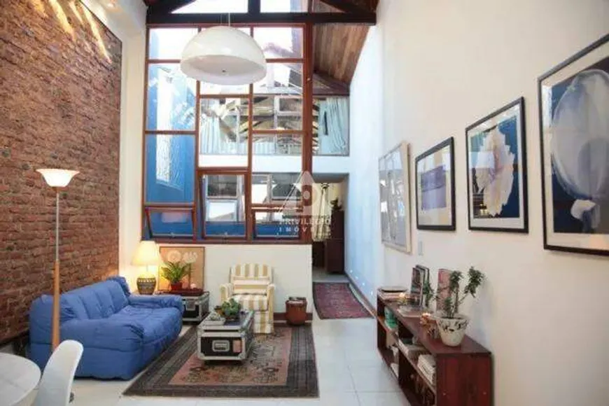 Foto 1 de Casa com 3 Quartos à venda, 191m² em Santo Cristo, Rio de Janeiro