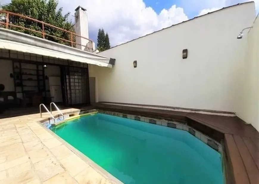 Foto 1 de Casa com 3 Quartos para alugar, 327m² em Chácara das Pedras, Porto Alegre