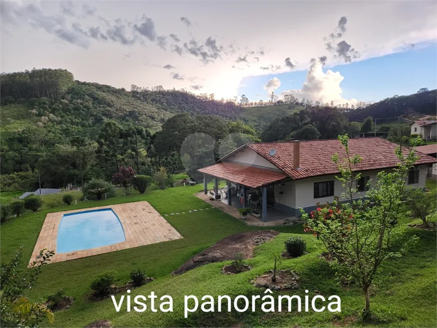 Foto 1 de Fazenda/Sítio com 3 Quartos à venda, 270m² em Penha, Bragança Paulista