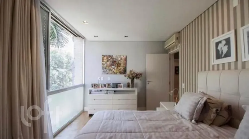 Foto 1 de Apartamento com 3 Quartos à venda, 240m² em Santa Cecília, São Paulo