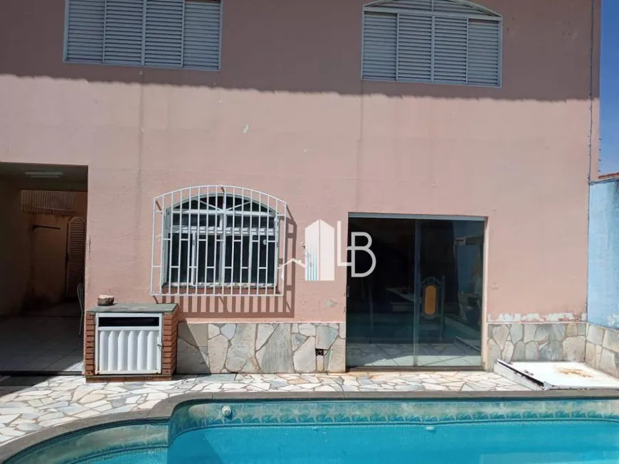 Foto 1 de Casa com 4 Quartos à venda, 280m² em Custódio Pereira, Uberlândia