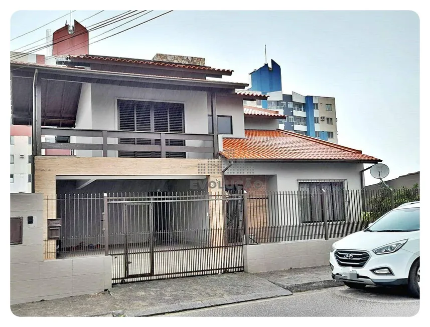 Foto 1 de Casa com 3 Quartos à venda, 266m² em Ipiranga, São José